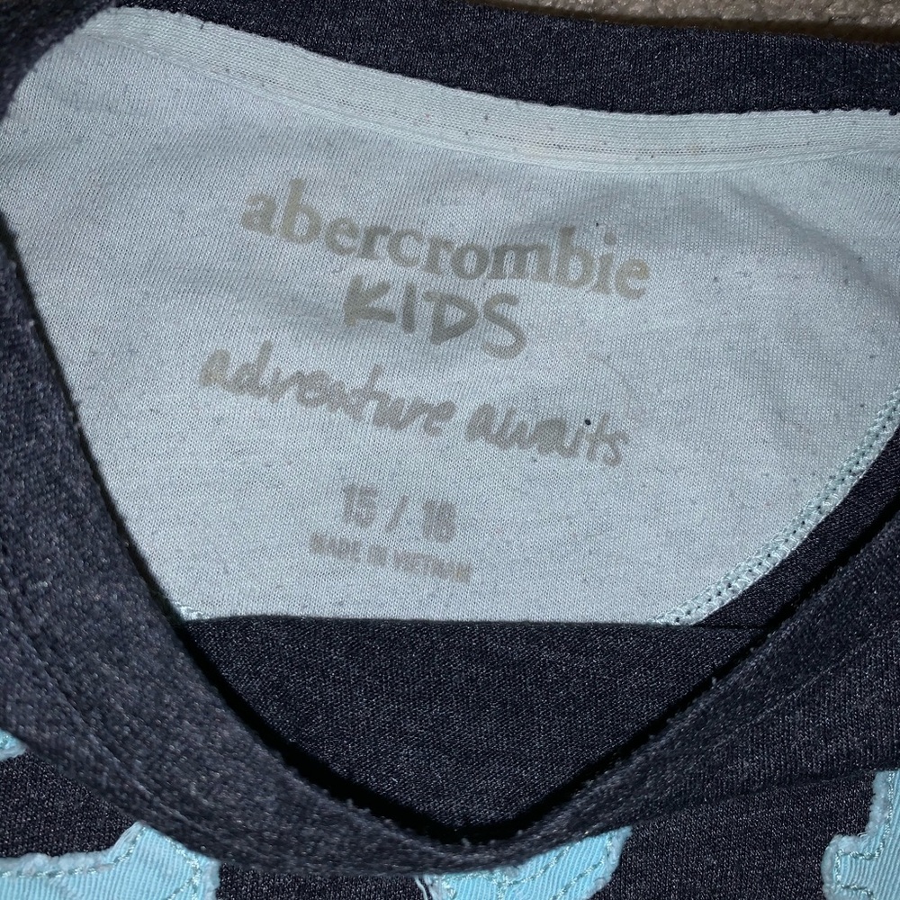 A&F long sleeve - Picture 3 of 3